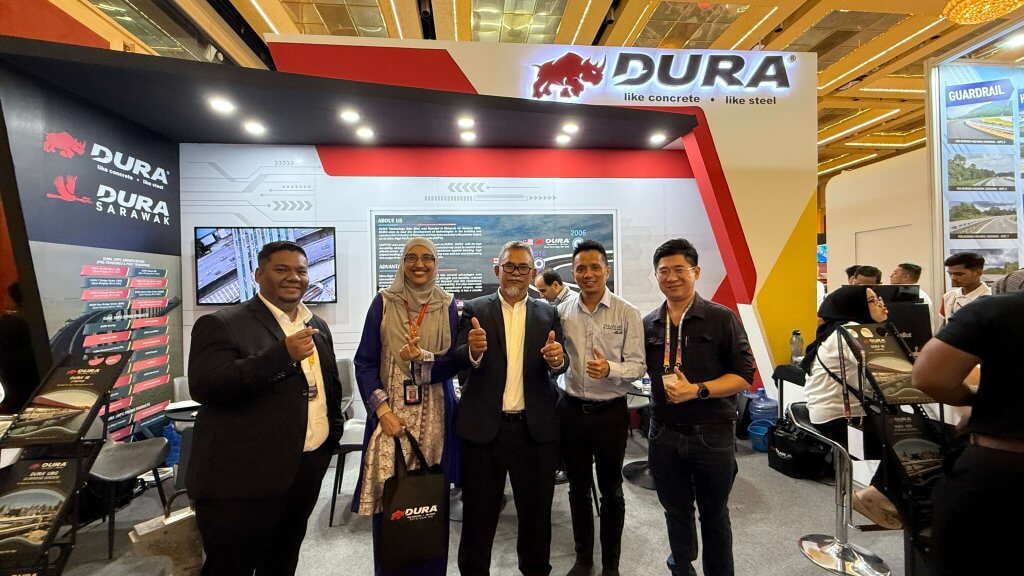 8. Group photo with YBrs. Ir. Ts. Anita Binti Mohamed Shafie