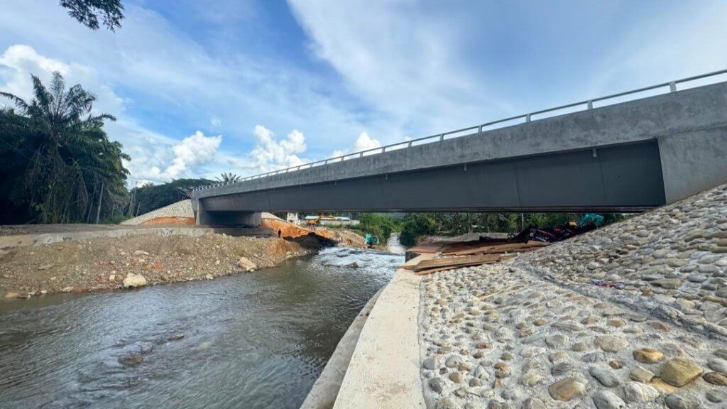 Completed bridge.(1)