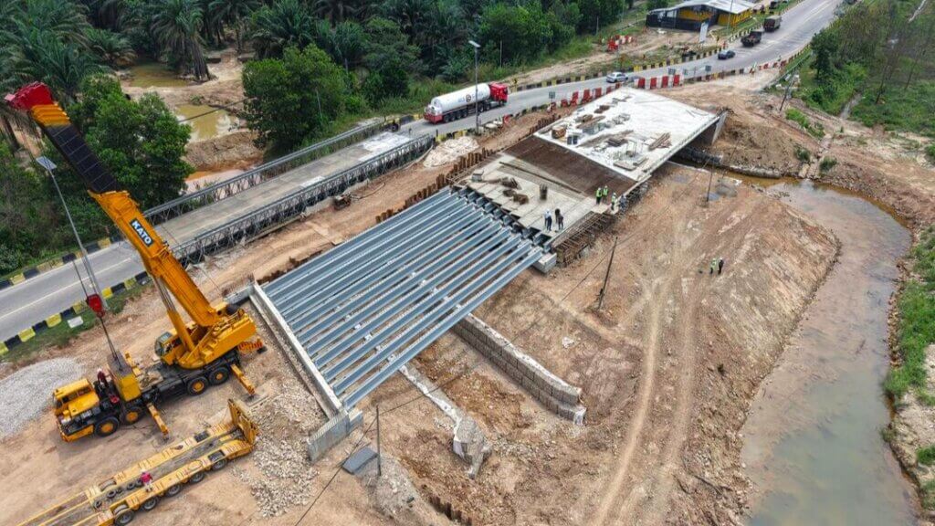 The third span has been successfully launched,