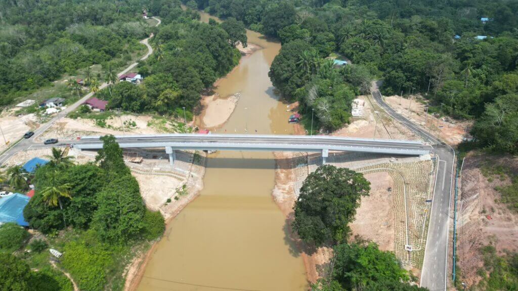 Completed bridge.(1)