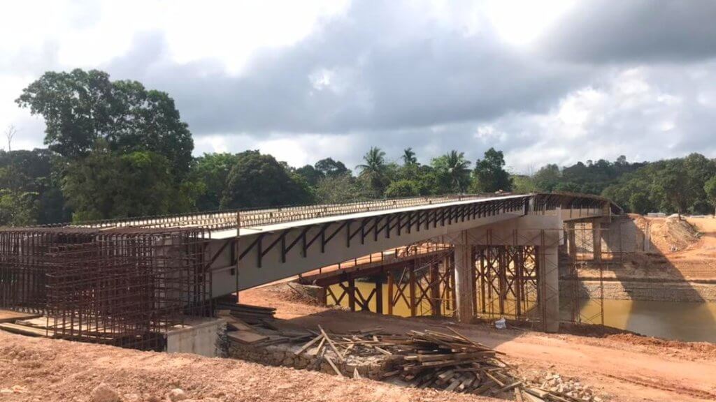 Deck slab rebar installation.