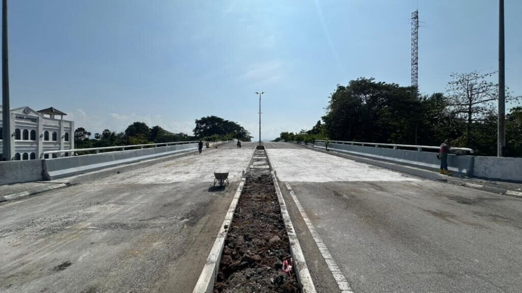 Approach road construction