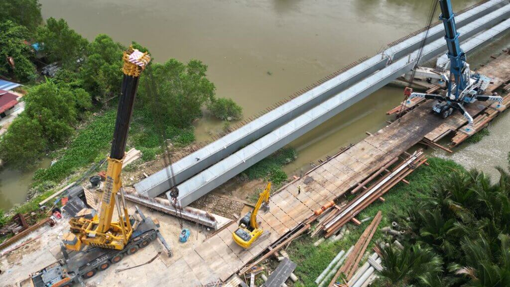 Span 1 - Beam launching works are in progress.